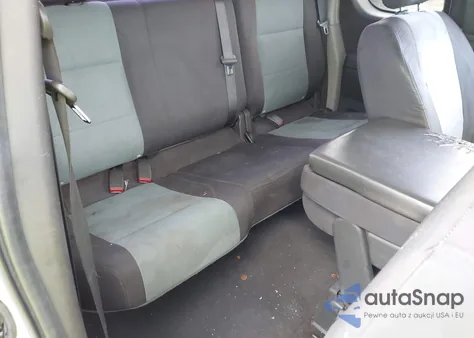 2004 Nissan Titan Xe z USA, uszkodzony, nr VIN 1N6AA06A24N587695